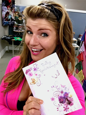 beleen opens birthday card