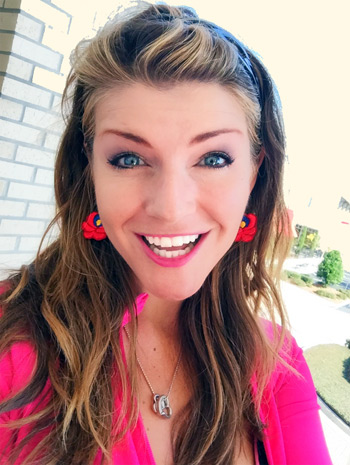 beleen in real life smiles with new earrings from mmo gamer komarci97